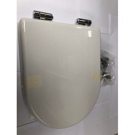 C Comfort slow-closing lid